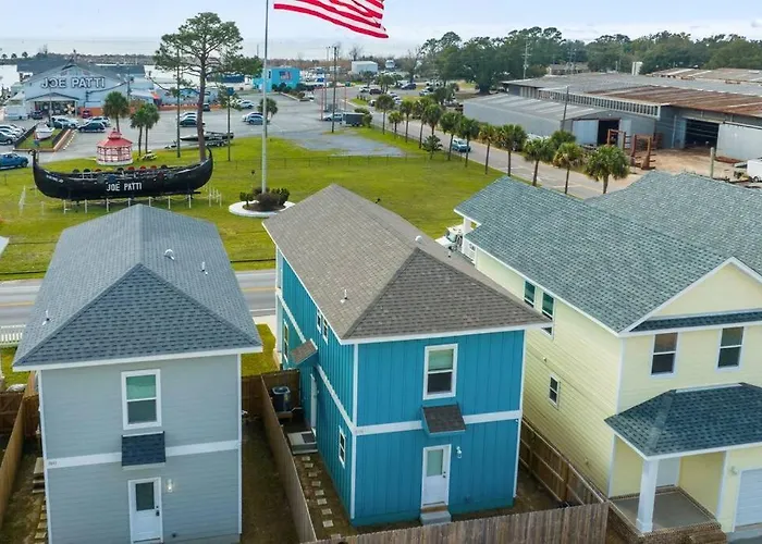 Holiday home Downtown + Bay Views + Seafood Market
