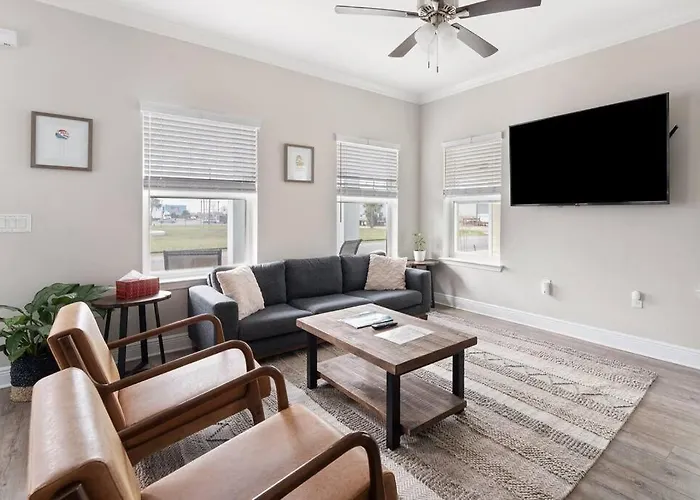 Downtown + Bay Views + Seafood Market Holiday home Pensacola