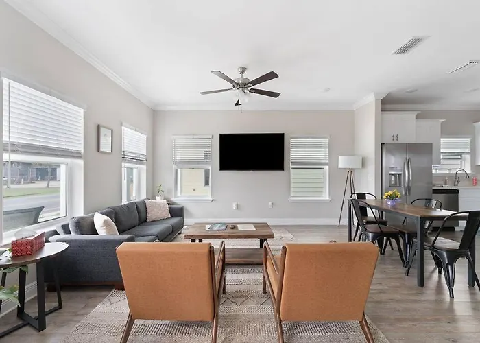 Holiday home Downtown + Bay Views + Seafood Market Pensacola